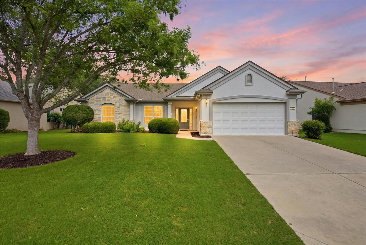 View 107 San Antonio RD in Sun City Georgetown Ph 02 Neighborhood 13B Bl 107 San Antonio RD - front exterior - Luxury home in Sun City Georgetown Ph 02 Neighborhood 13B Bl, Georgetown, TX