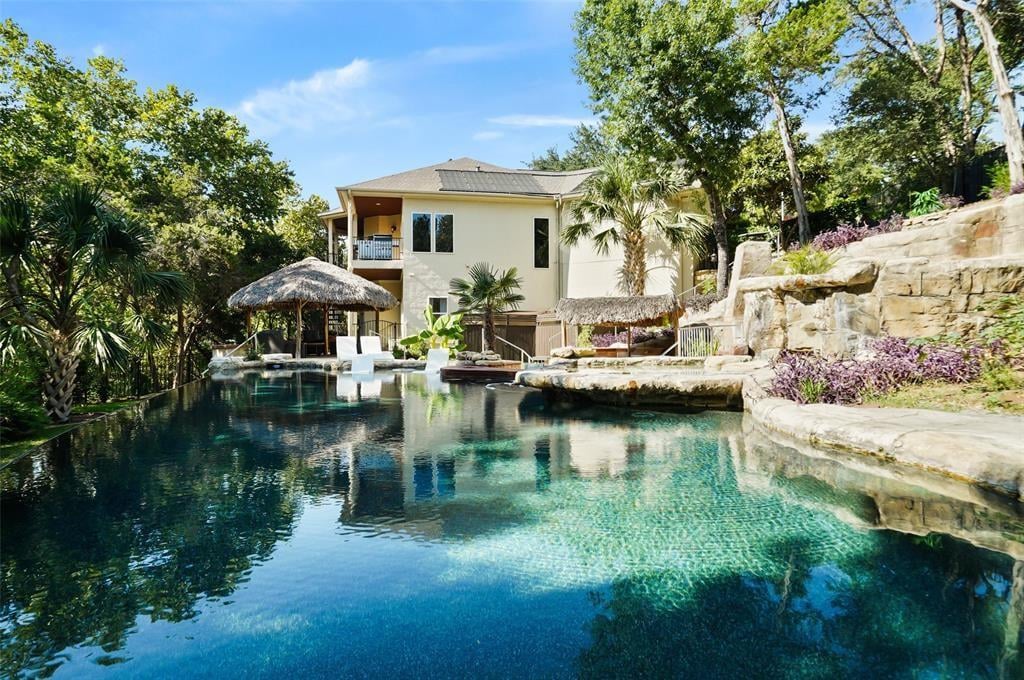107 Squires Dr - front exterior - Luxury home in Lakeway Sec 28, Lakeway, TX