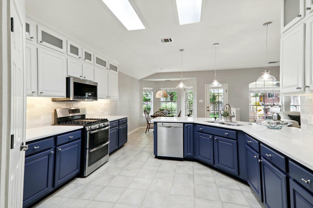 View 10733 Quarry Oaks TRL in Avery Ranch West Ph 02 10733 Quarry Oaks TRL - property photo 1 - Luxury home in Avery Ranch West Ph 02, Austin, TX