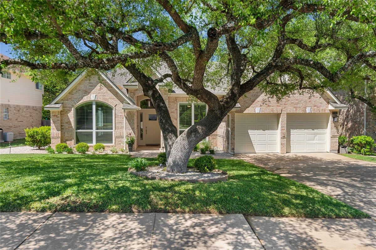 View 10744 Chestnut Ridge RD in Canyon Creek Sec 21 10744 Chestnut Ridge RD - property photo 1 - Luxury home in Canyon Creek Sec 21, Austin, TX