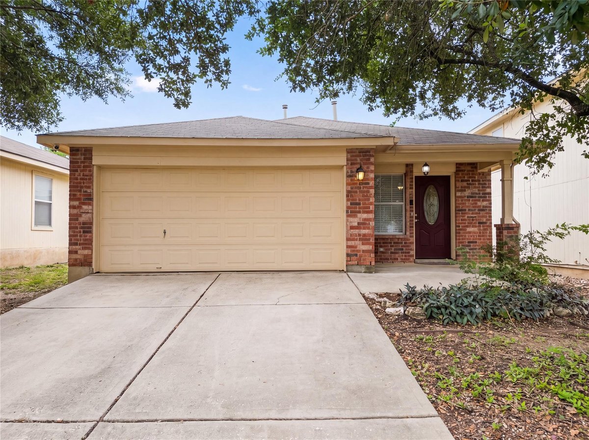 View 1076 Shadow Creek BLVD in SHADOW CREEK PHASE 1 SEC 3 1076 Shadow Creek BLVD - property photo 1 - Luxury home in SHADOW CREEK PHASE 1 SEC 3, Buda, TX
