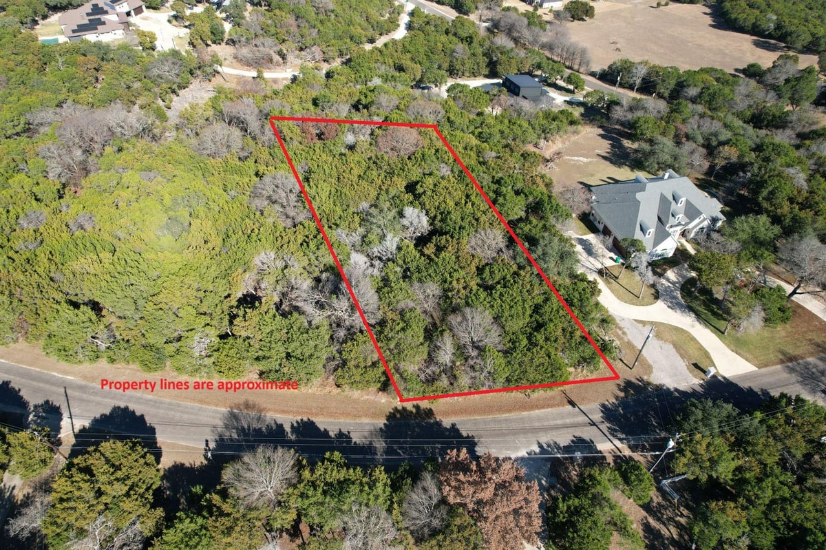 View 10784 Highview Dr in Lakeside Hills Sec Two 10784 Highview Dr - front exterior - Luxury lot in Lakeside Hills Sec Two, Belton, TX