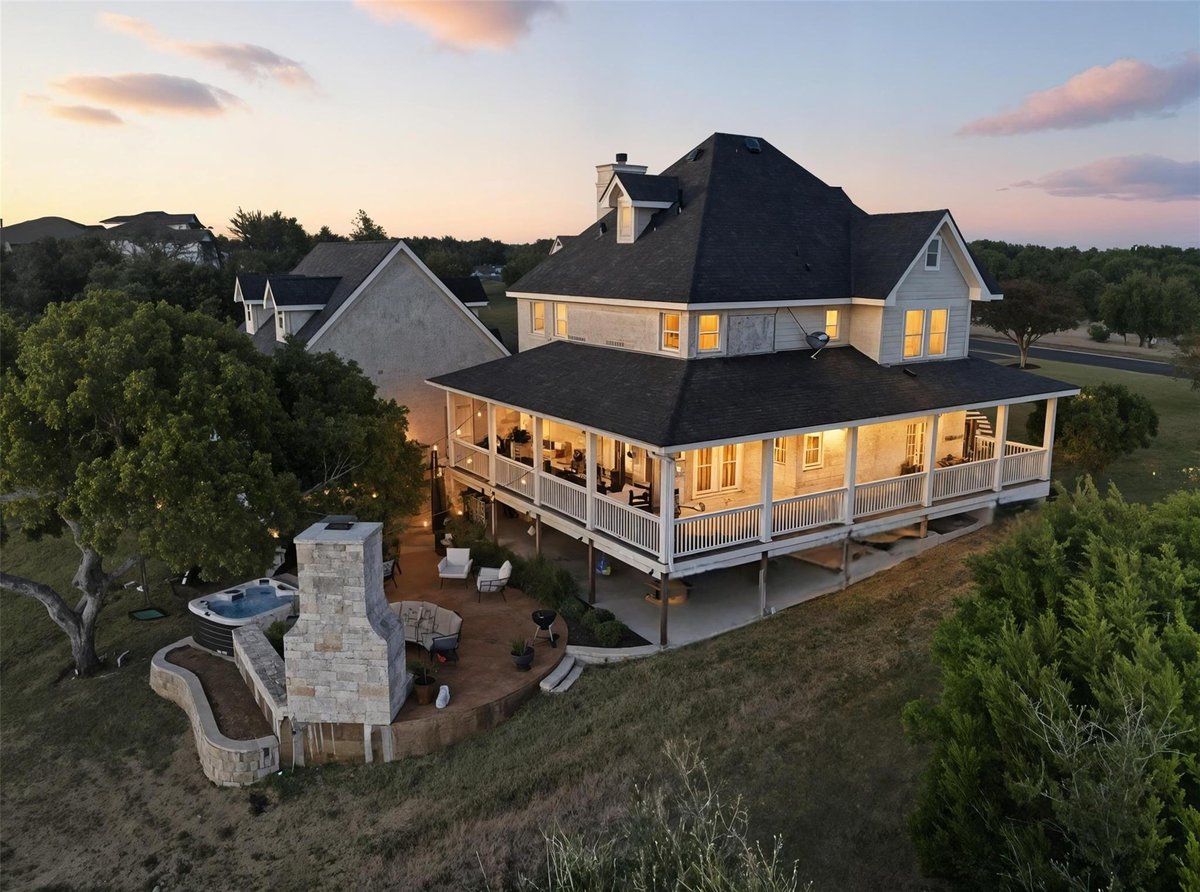View 108 Big Sky in Eagles Nest 108 Big Sky - front exterior - Luxury home in Eagles Nest, Burnet, TX