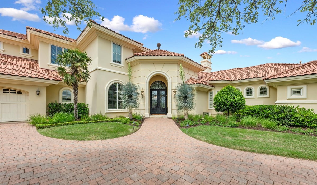 108 Brandon WAY - property photo 1 - Luxury home in Seven Oaks Sec 05, Austin, TX