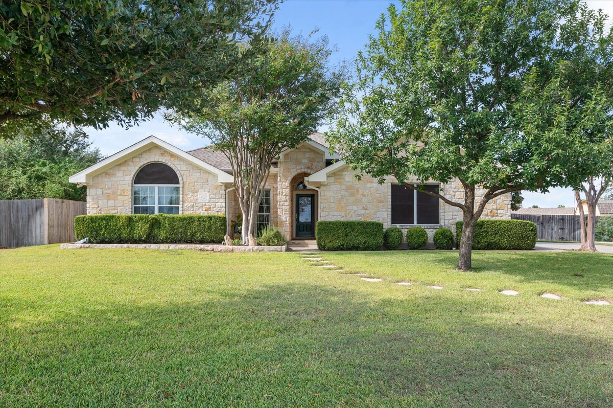 View 108 Chelsea Cir in Chelsea Place Amd Lts 2,3 108 Chelsea Cir - front exterior - Luxury home in Chelsea Place Amd Lts 2,3, Salado, TX