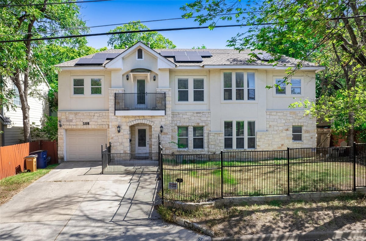 View 108 E 46th ST in Hyde Park Annex 108 E 46th ST - property photo 1 - Luxury home in Hyde Park Annex, Austin, TX