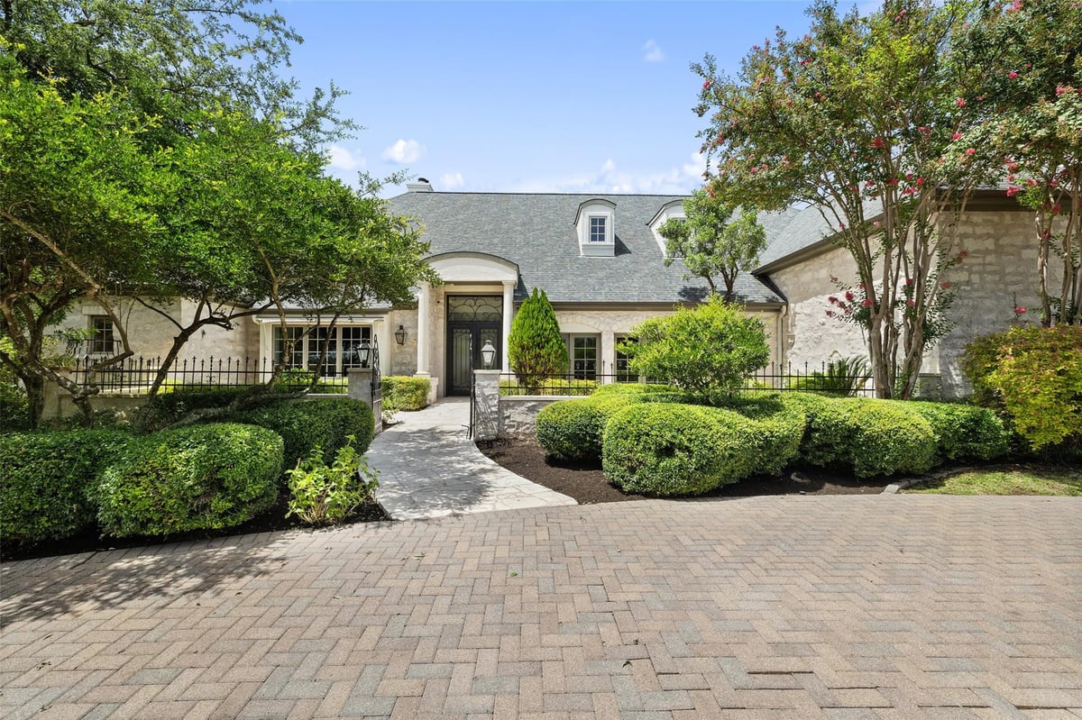 View 108 Las Lomas CT in Las Lomas 108 Las Lomas CT - property photo 1 - Luxury home in Las Lomas, West Lake Hills, TX