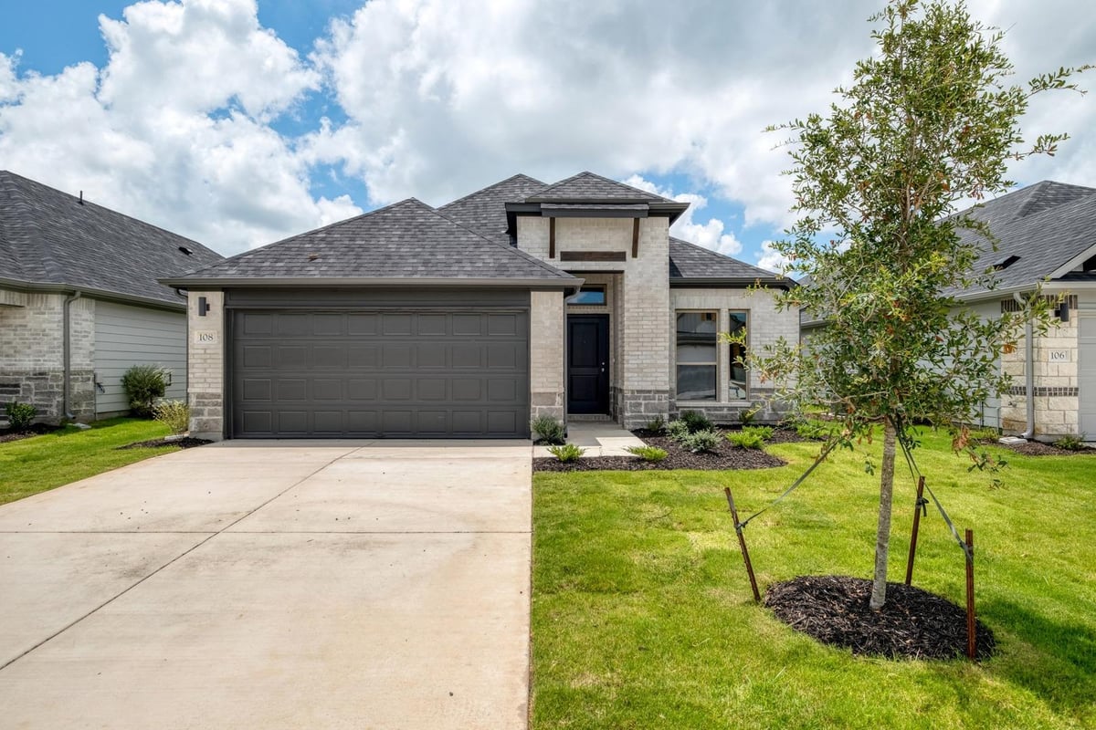View 108 Malibu in Prairie Winds 108 Malibu - front exterior - Luxury home in Prairie Winds, Hutto, TX