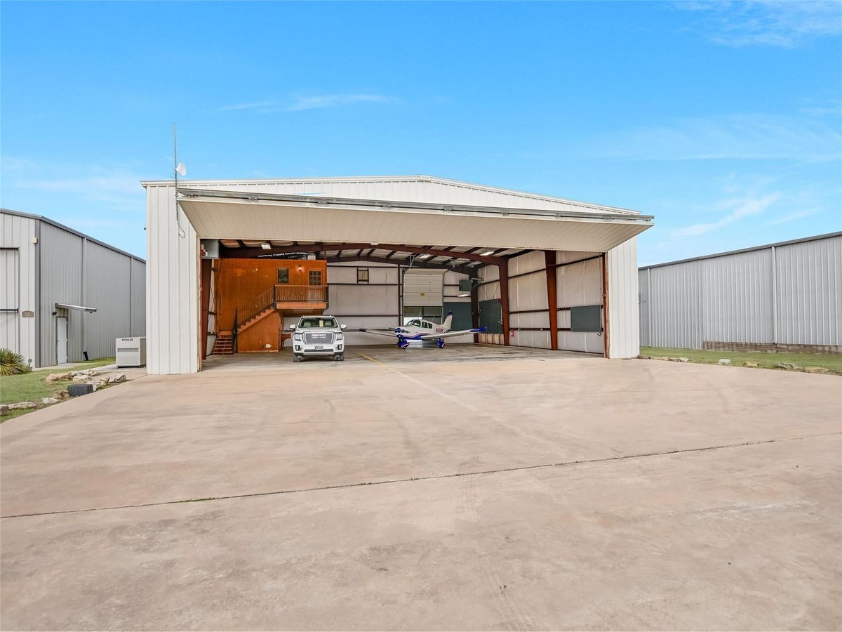Kitchen at 108 Mooney Cir - Windermere Airpark, Spicewood, TX