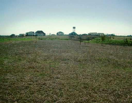 View 108 Sentry Pt 108 Sentry Pt - property photo 1 - Luxury lot in Hutto, TX