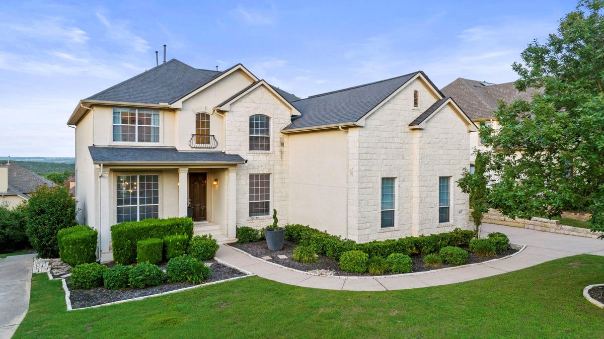 108 Whitley - front exterior - Luxury home in Ridge At Alta Vista, Austin, TX