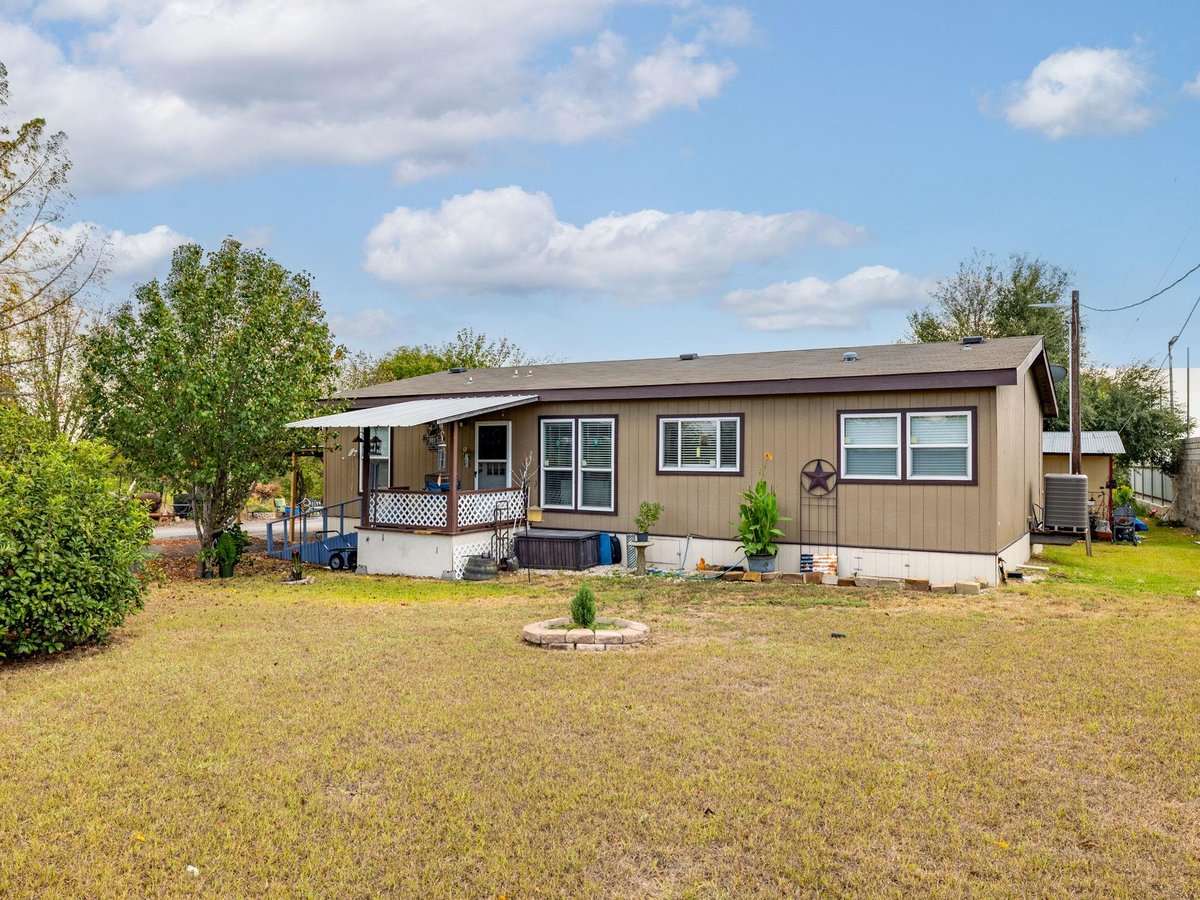 Primary bedroom at 10811 San Jose Ave - Valle San Jose Add Sec 01, Del Valle, TX