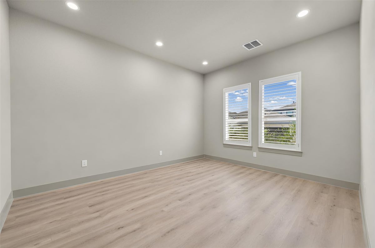 View 10824 E Crystal Falls Pkwy Unit #506 in CRYSTAL FALLS ARBOR CONDO 10824 E Crystal Falls Pkwy Unit #506 - property photo 1 - Luxury home in CRYSTAL FALLS ARBOR CONDO, Leander, TX