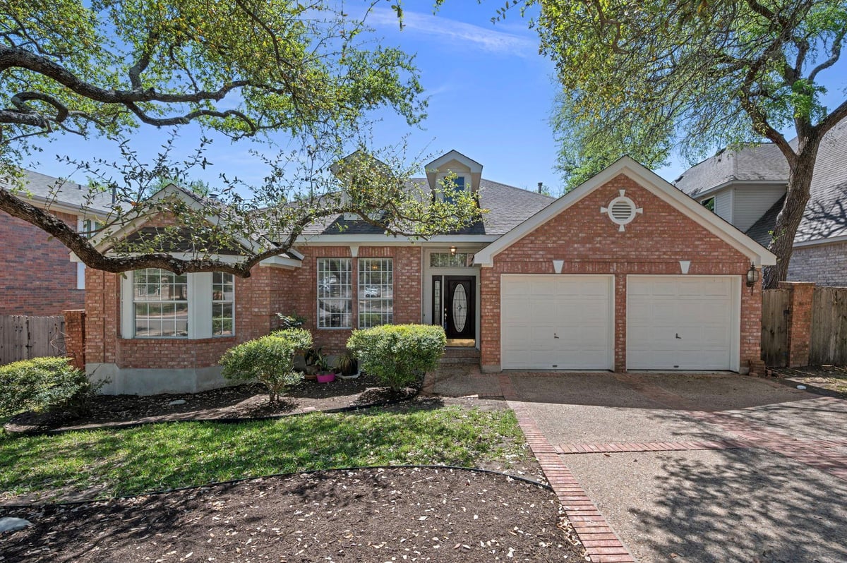 View 10831 Redmond RD in Circle C Ranch Ph B Sec 3 Rep 10831 Redmond RD - front exterior - Luxury home in Circle C Ranch Ph B Sec 3 Rep, Austin, TX