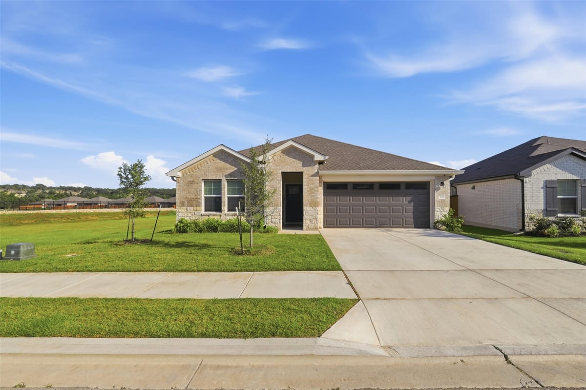 109 Bruin Paw DR - front exterior - Luxury home in Shadow Canyon Ph 7, Georgetown, TX