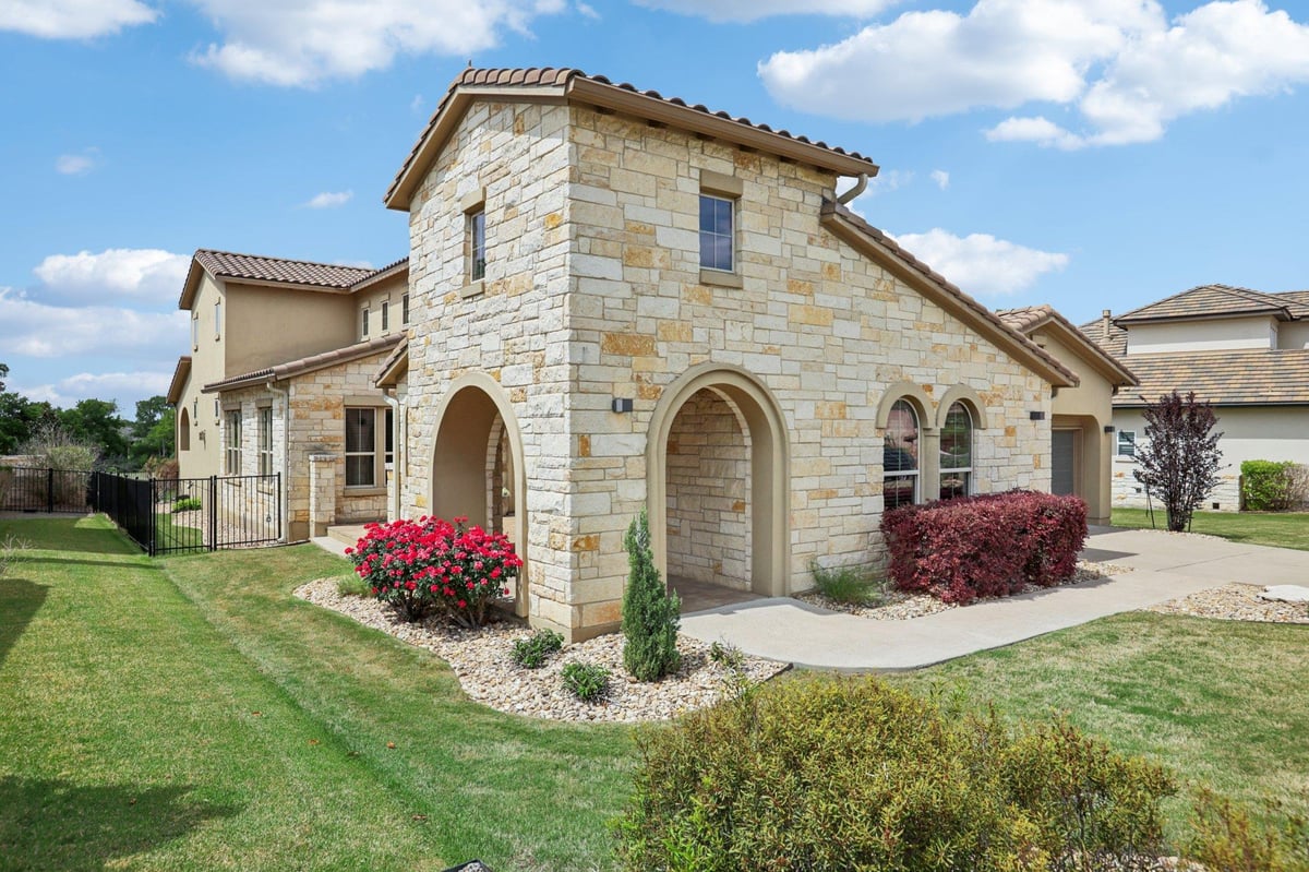 View 109 Charmstone Ln in Cimarron Hills Ph 3 Sec 2 109 Charmstone Ln - front exterior - Luxury home in Cimarron Hills Ph 3 Sec 2, Georgetown, TX