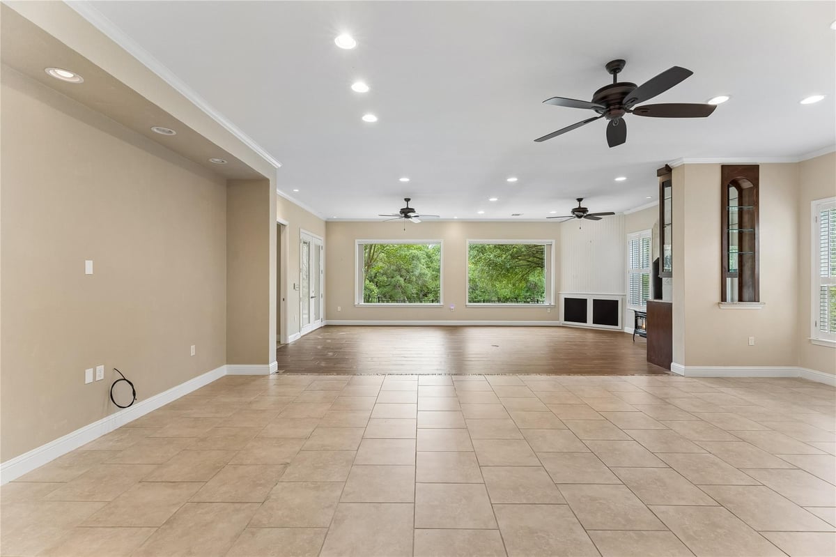 Living area at 109 Crystal Springs Dr - 3 bed 2 bath home