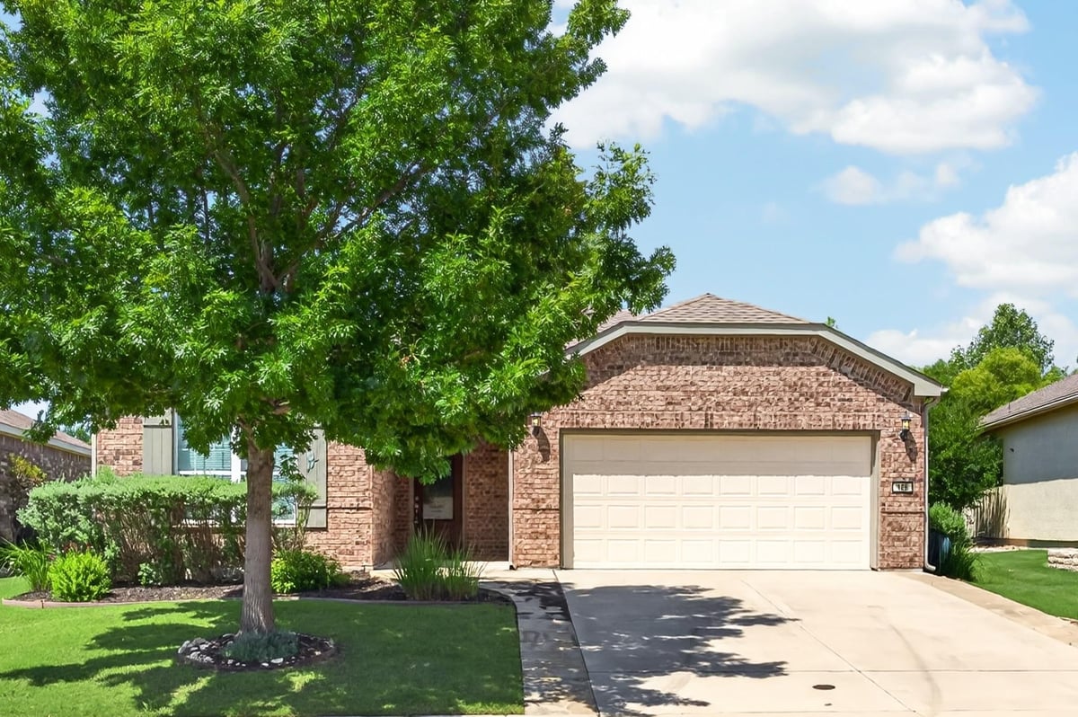 109 Gentry Creek LN - front exterior - Luxury home in SUN CITY NEIGHBORHOODS, Georgetown, TX