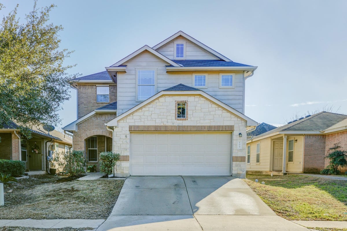 View 109 Hillhouse Ln in Ashbrook 109 Hillhouse Ln - property photo 1 - Luxury home in Ashbrook, Manchaca, TX