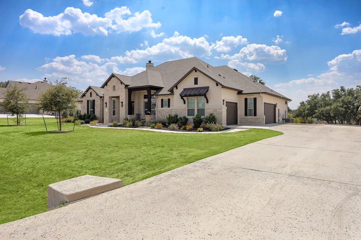 Living area at 109 Houston Loop - 4 bed 3 bath home