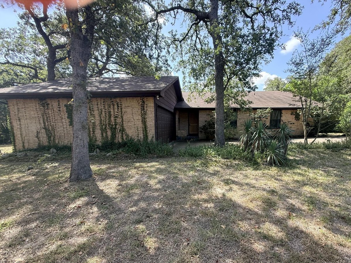 View 109 Pine Cone LN in Cedar Hills 109 Pine Cone LN - property photo 1 - Luxury home in Cedar Hills, Elgin, TX
