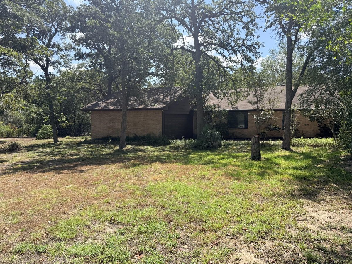 View 109 Pine Cone LN in Elgin 109 Pine Cone LN, photo 1 of 25, Elgin, Elgin, TX