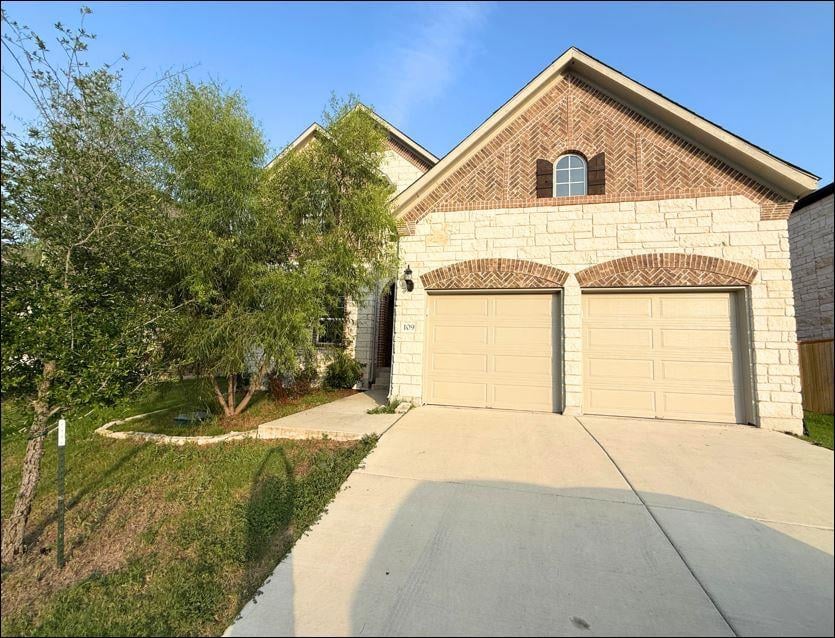 109 Rocky River RD - front exterior - Luxury home in Oaks/San Gabriel Secs 11 & 12, Georgetown, TX