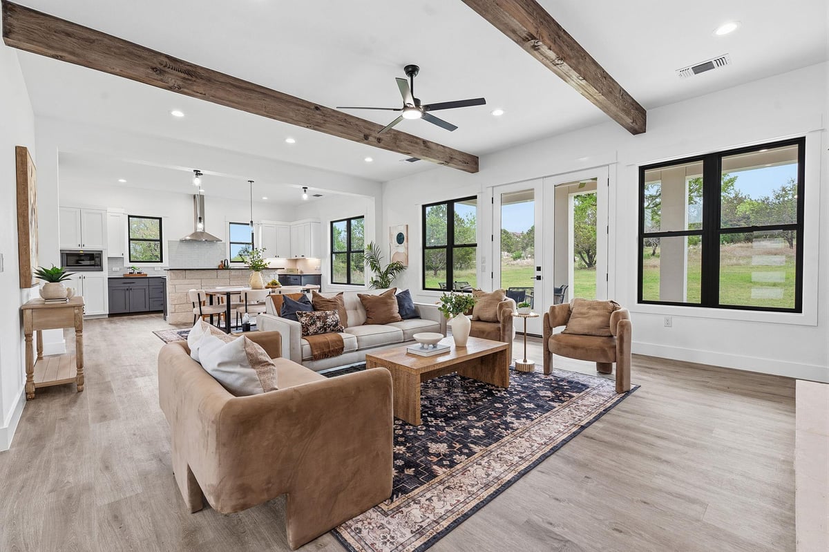 Living area at 109 Rocky Summit Ct - 4 bed 3 bath home