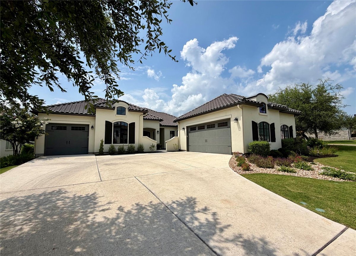 View 109 Star Thistle TRL in Cimarron Hills 109 Star Thistle TRL - front exterior - Luxury home in Cimarron Hills, Georgetown, TX