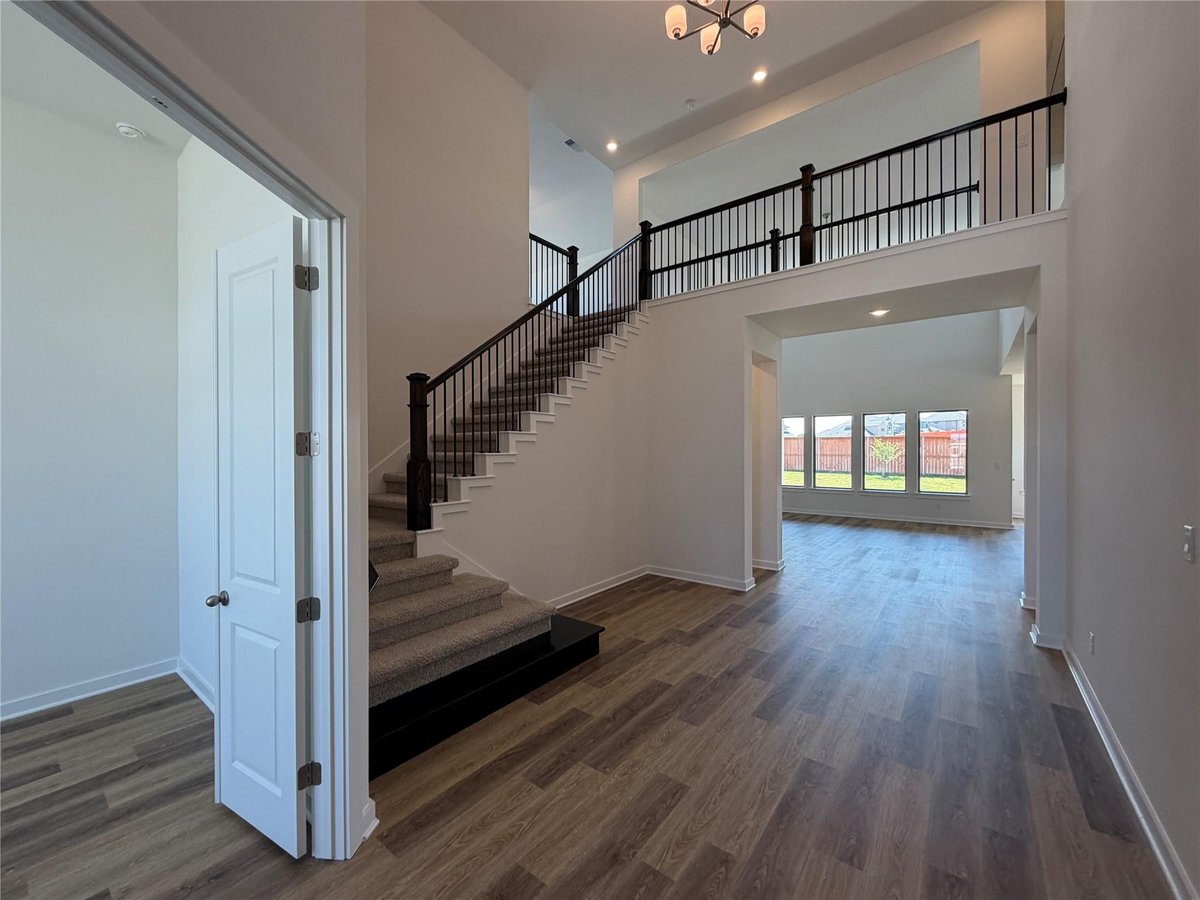 Living area at 109 Statue Dr - 4 bed 3 bath home