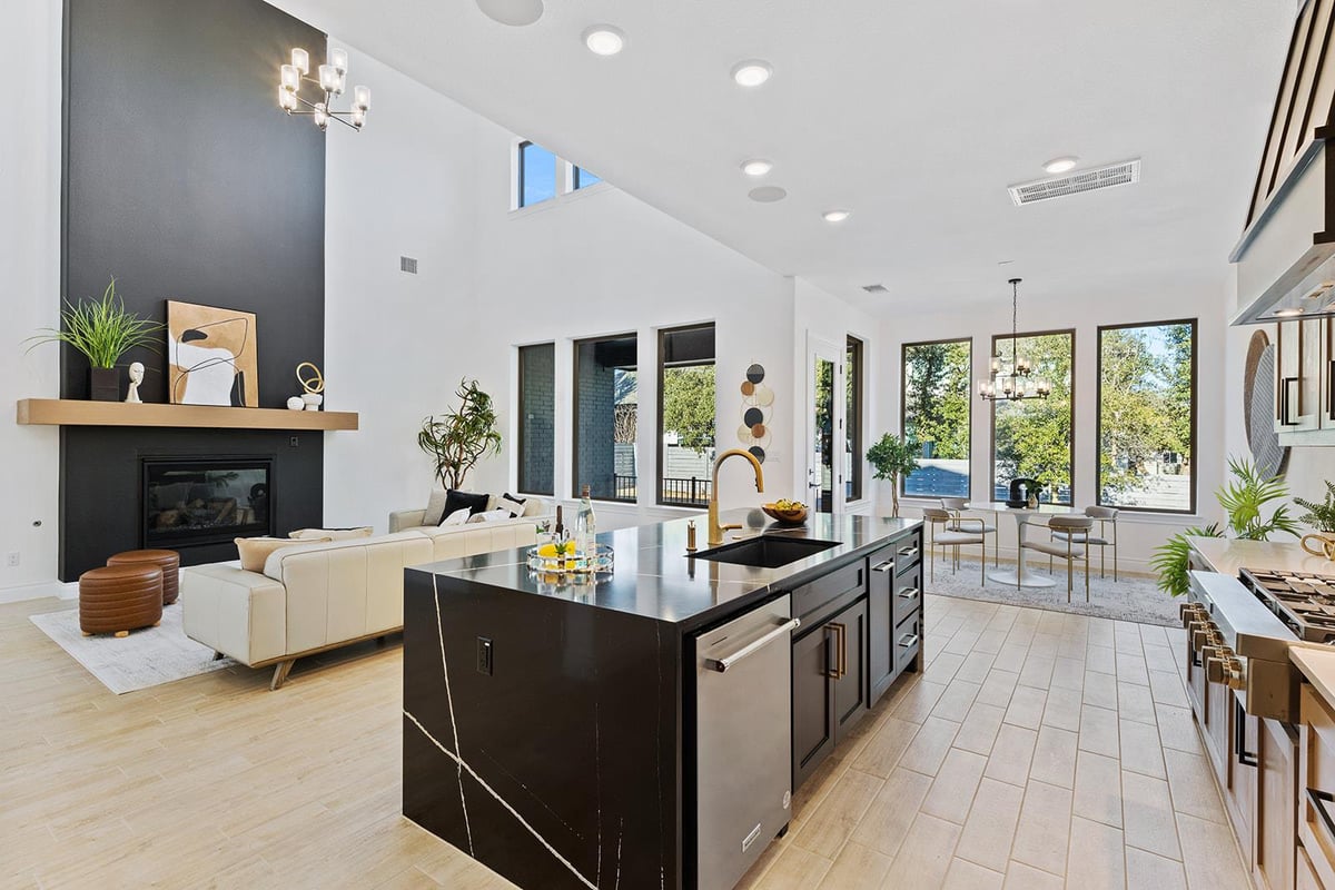 Living area at 109 Strawberry Ln - 4 bed 3 bath home