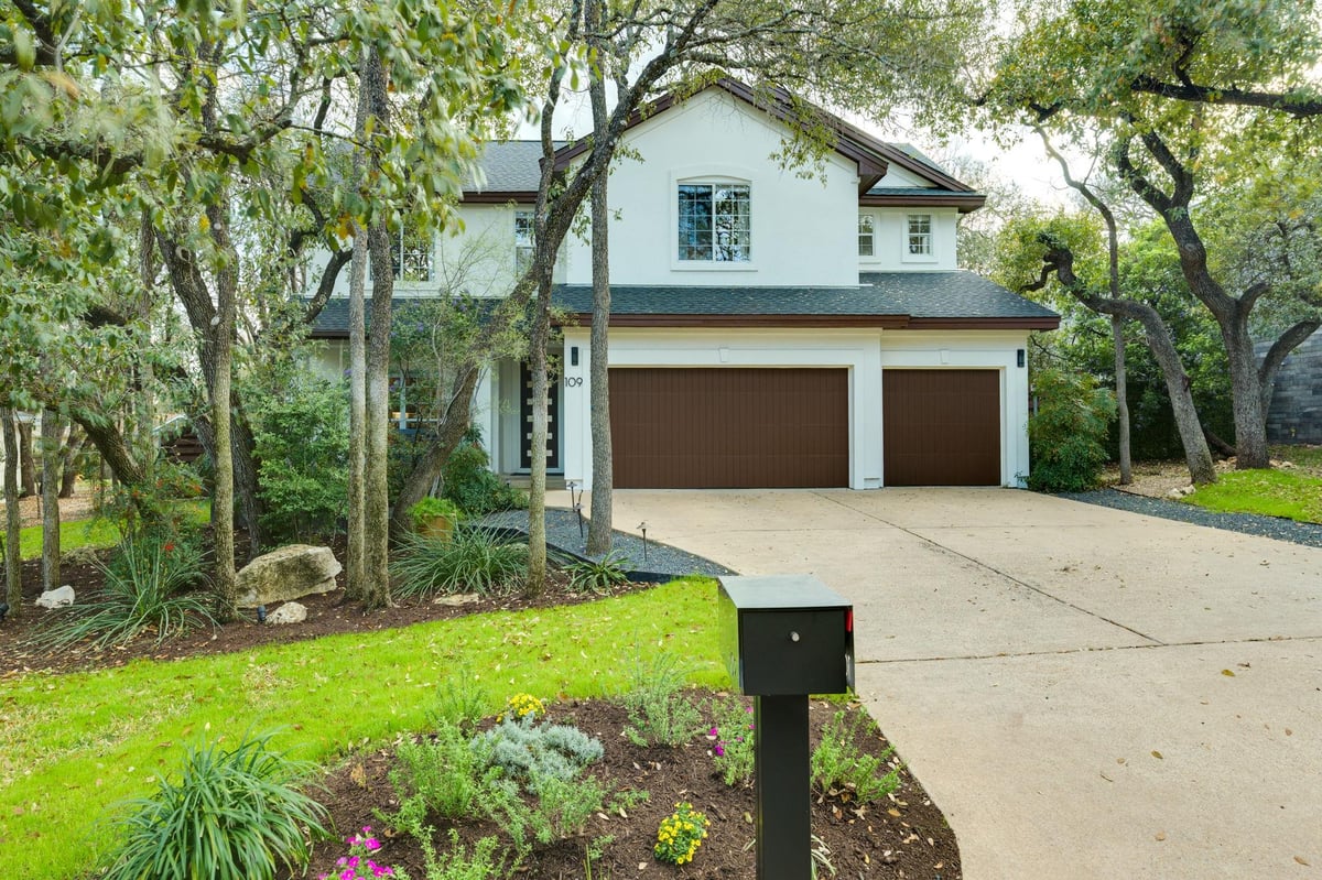 View 109 W Spring DR in Westlake Park 109 W Spring DR - front exterior - Luxury home in Westlake Park, West Lake Hills, TX