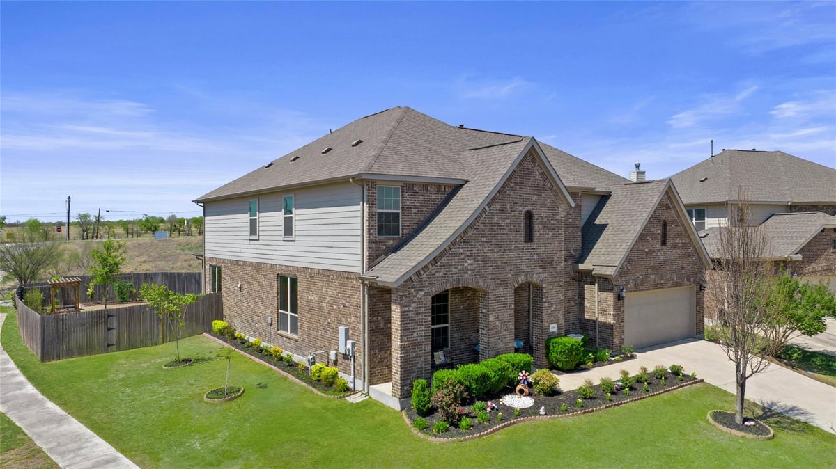 View 109 Wake GRV in The Meadows At Buda Ph Four-B 109 Wake GRV - property photo 1 - Luxury home in The Meadows At Buda Ph Four-B, Buda, TX