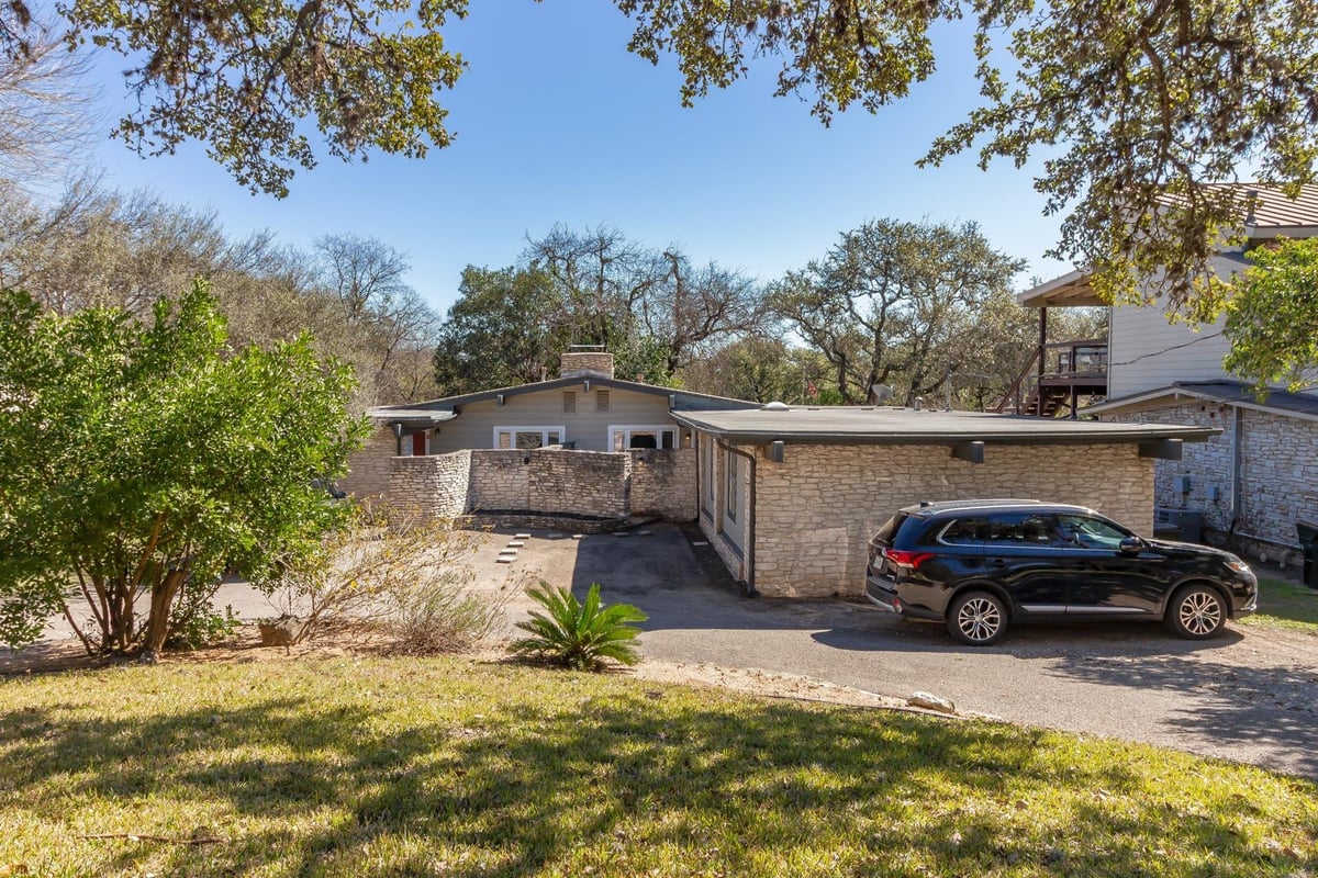 View 109 Westhaven DR Unit #A in Westlake Park 109 Westhaven DR Unit #A - property photo 1 - Luxury home in Westlake Park, West Lake Hills, TX