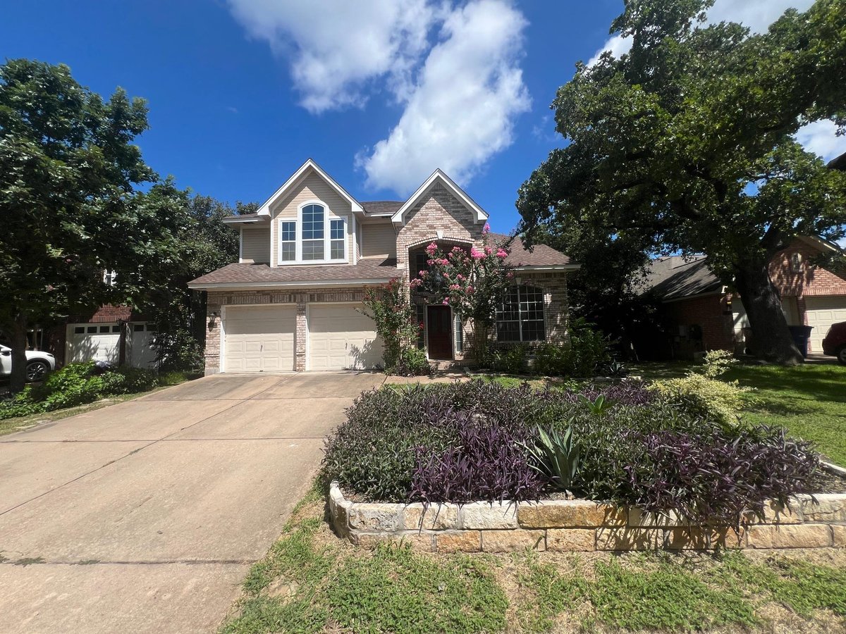 View 10902 Grassmere CT in Circle C Ranch Ph B Sec 03 10902 Grassmere CT - property photo 1 - Luxury home in Circle C Ranch Ph B Sec 03, Austin, TX