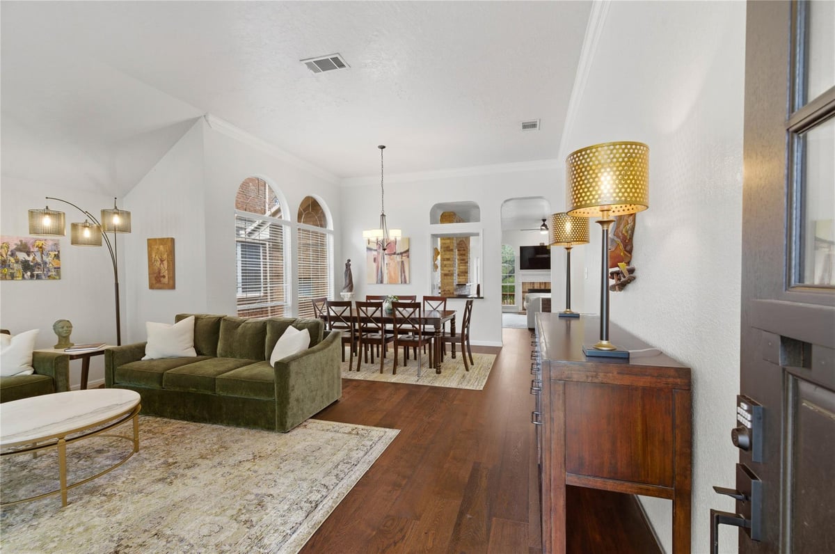 Living area at 10905 Grassmere Ct - 4 bed 2 bath home