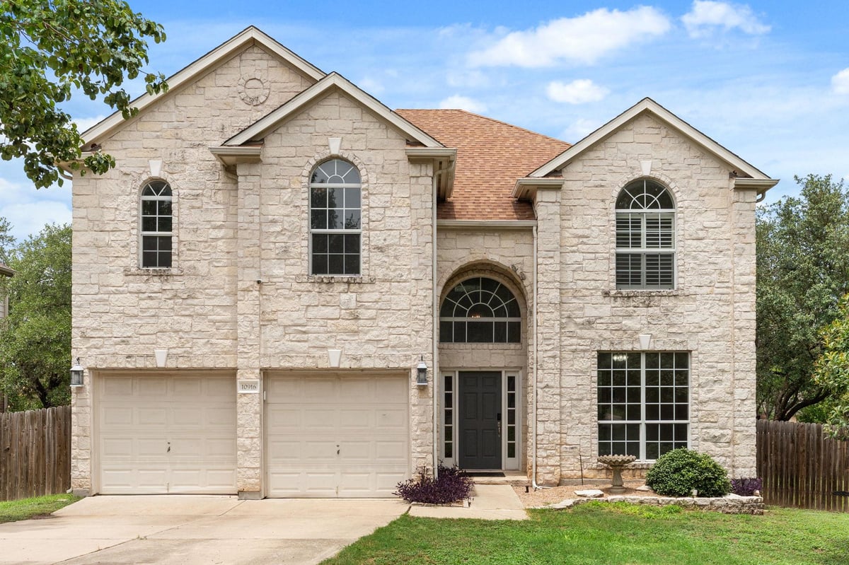 View 10916 Colonel Winn Loop in Stablewood At Slaughter Creeks 10916 Colonel Winn Loop - front exterior - Luxury home in Stablewood At Slaughter Creeks, Austin, TX