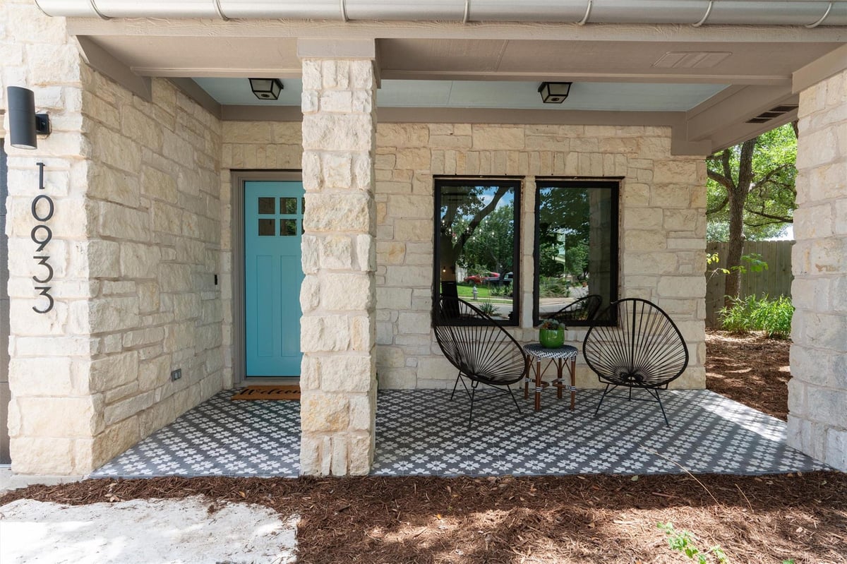View 10933 Beachmont Ln in CIRCLE C RANCH PHS B SEC 17 10933 Beachmont Ln - front exterior - Luxury home in CIRCLE C RANCH PHS B SEC 17, Austin, TX