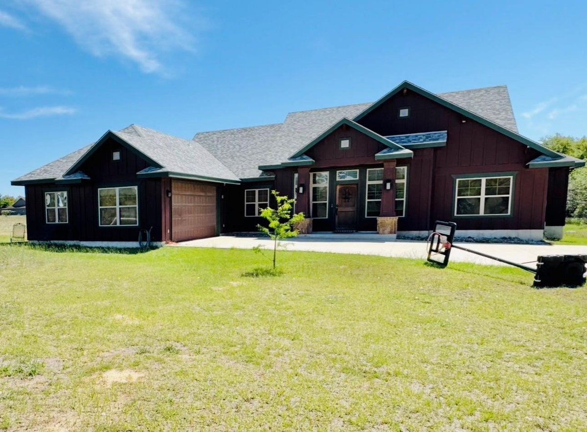 View 1094 Raintree Ln in Garden Hills 1094 Raintree Ln - front exterior - Luxury home in Garden Hills, Elgin, TX