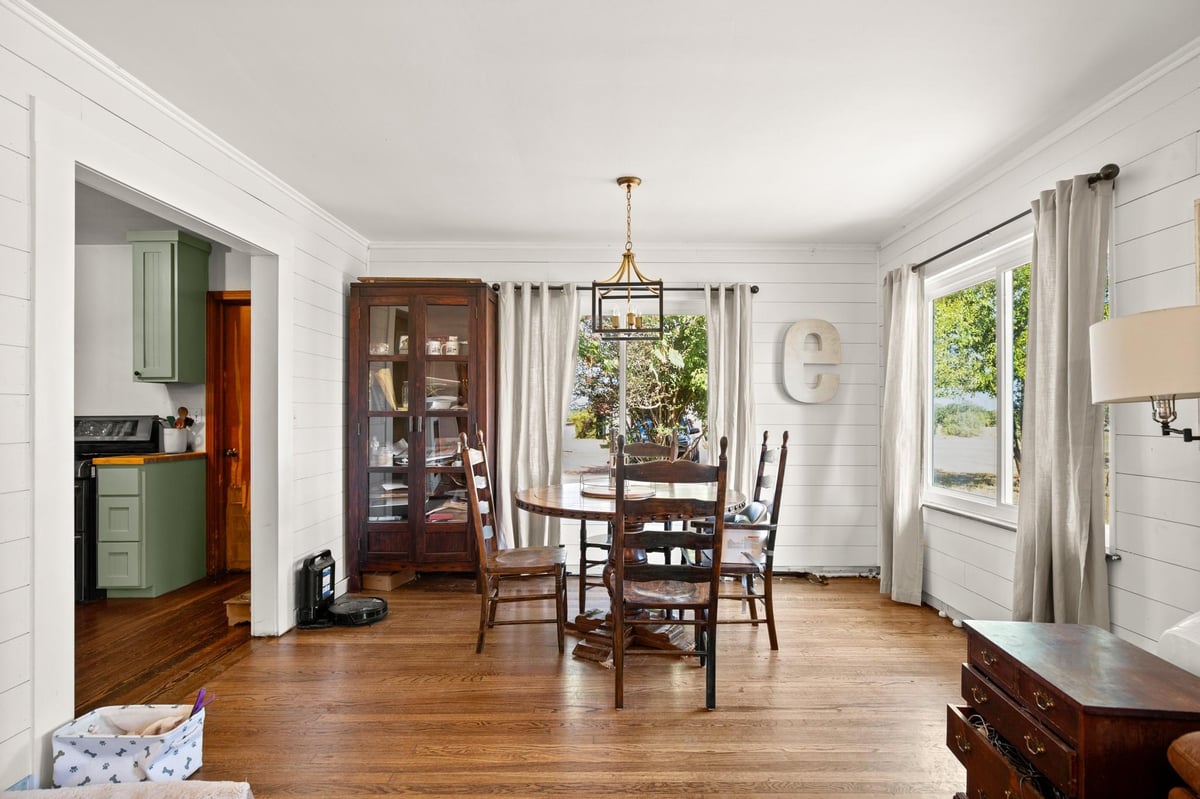 Primary bedroom at 1099 Private Road 1061 - 4 bed 1 bath home