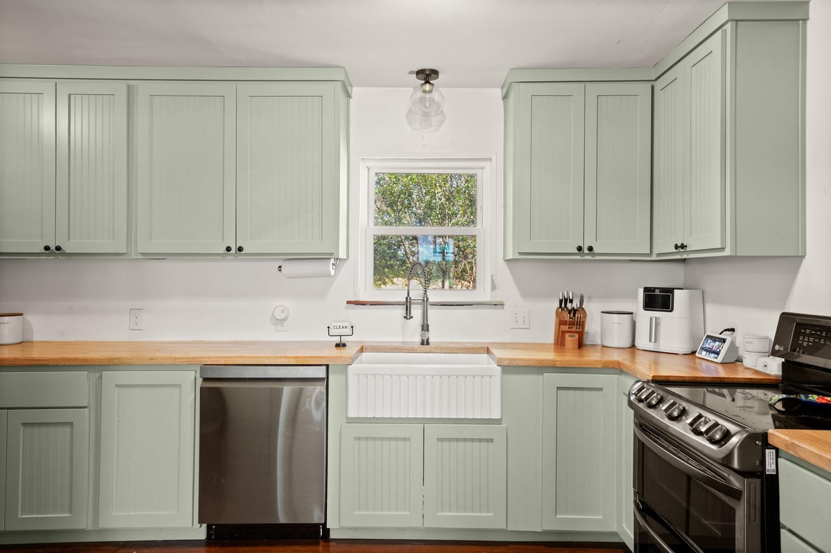 Bathroom at 1099 Private Road 1061 - 4 bed 1 bath home