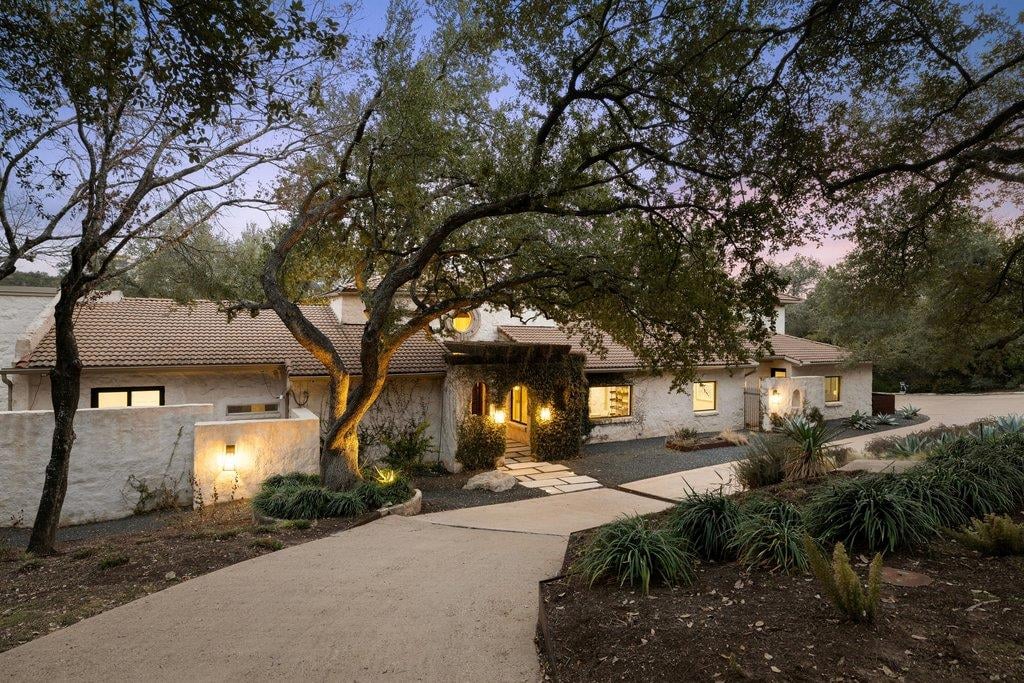 View 11 Ehrlich Rd in Rob Roy 11 Ehrlich Rd - front exterior - Luxury home in Rob Roy, Austin, TX
