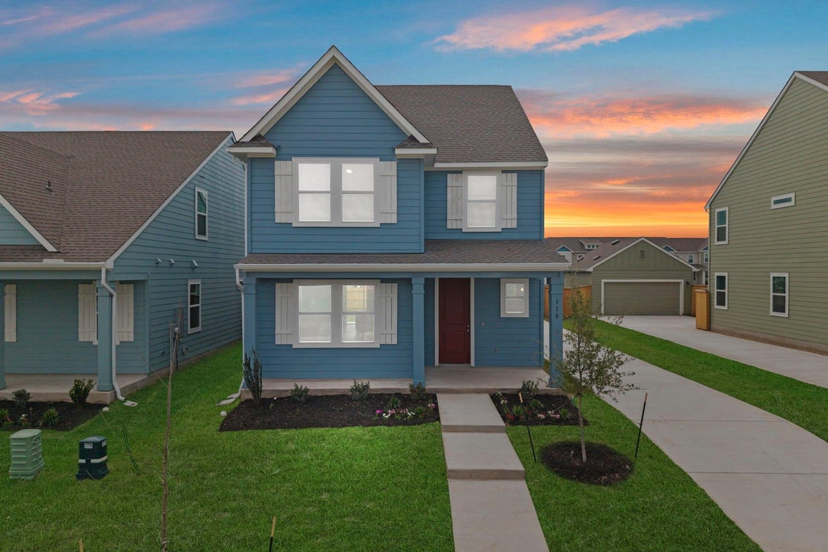 110 Cherry Blossom LN - property photo 1 - Luxury home in Castlewood, Taylor, TX