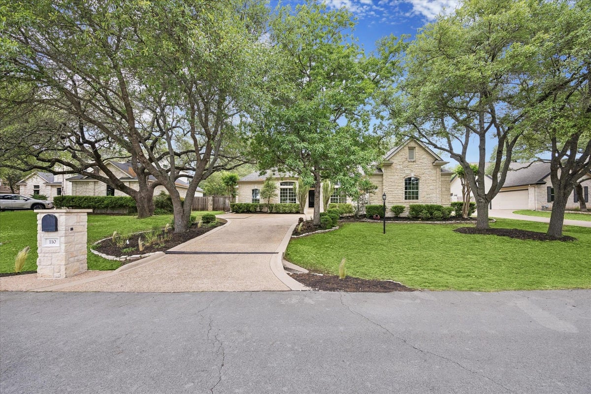 View 110 Copperleaf RD in Lakeway Sec 24 110 Copperleaf RD - property photo 1 - Luxury home in Lakeway Sec 24, Lakeway, TX