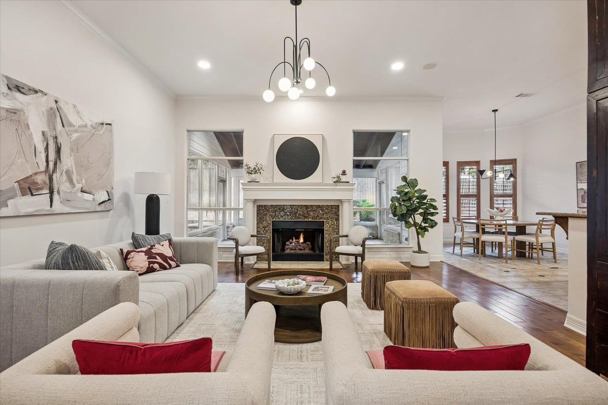 110 Copperleaf Rd - front exterior - Luxury home in Lakeway Sec 24, Lakeway, TX