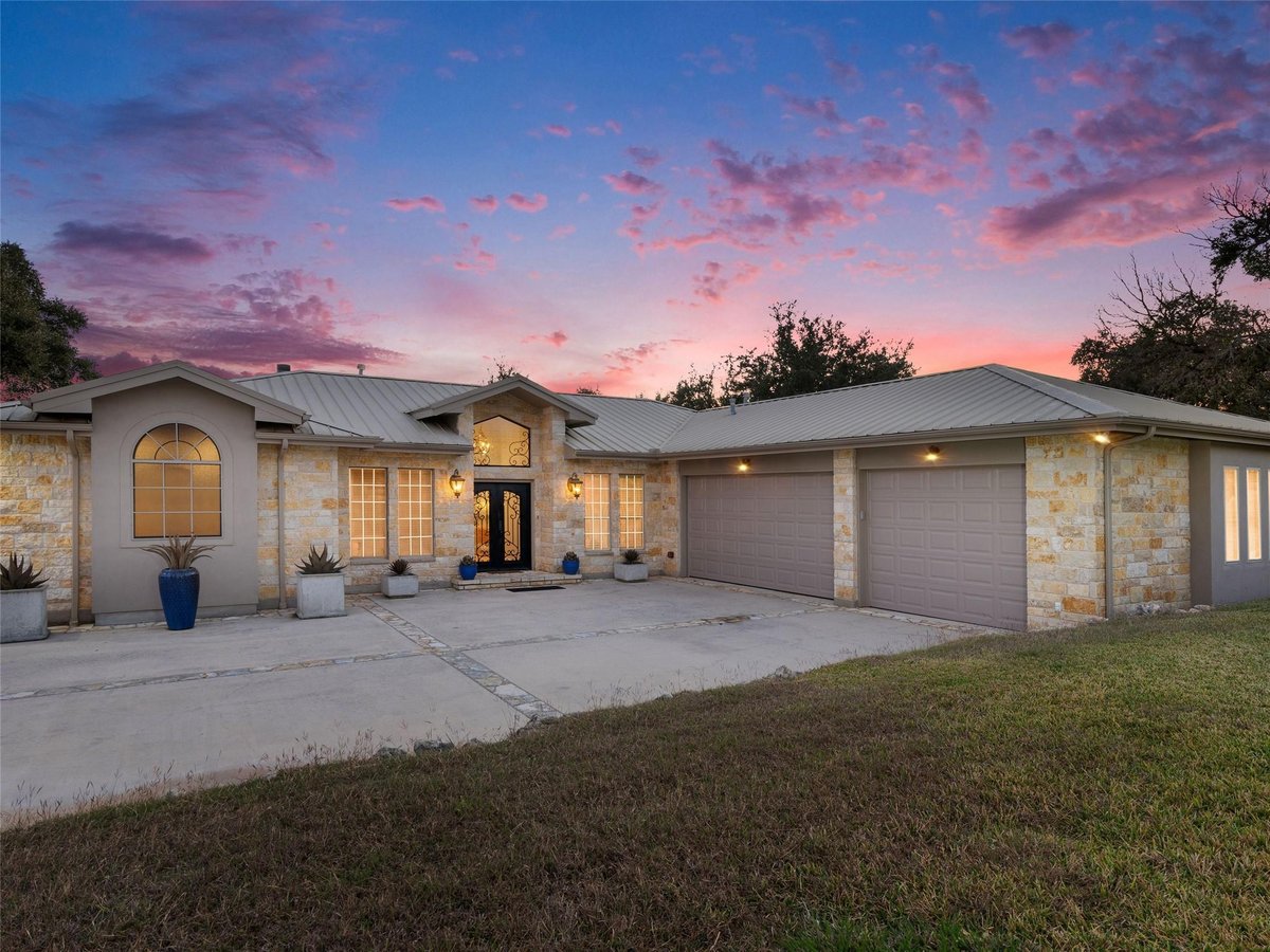 Kitchen at 110 Kingsbury - 4 bed 2 bath home
