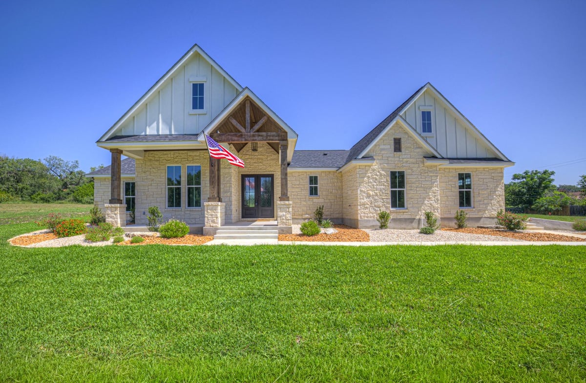 View 110 Lake Village RD in LAKE RIDGE 110 Lake Village RD - property photo 1 - Luxury home in LAKE RIDGE, Seguin, TX