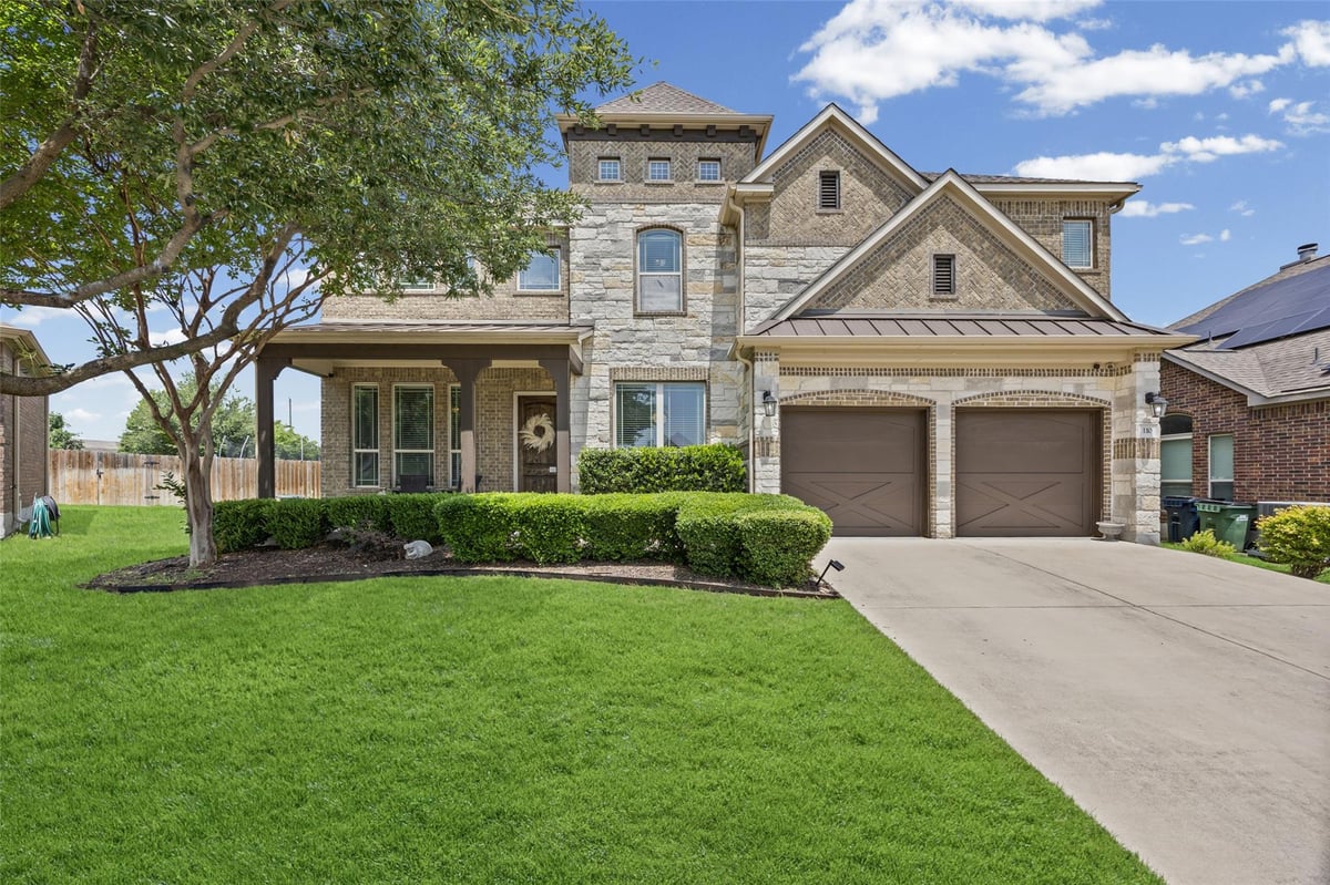 Living area at 110 N Pasture Cv - 4 bed 3 bath home