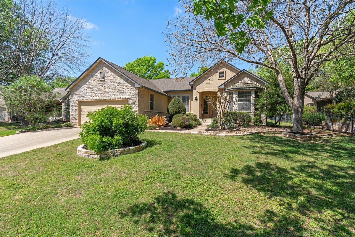 View 110 Persimmon LN in Sun City Georgetown Neighborhood 07 110 Persimmon LN - front exterior - Luxury home in Sun City Georgetown Neighborhood 07, Georgetown, TX