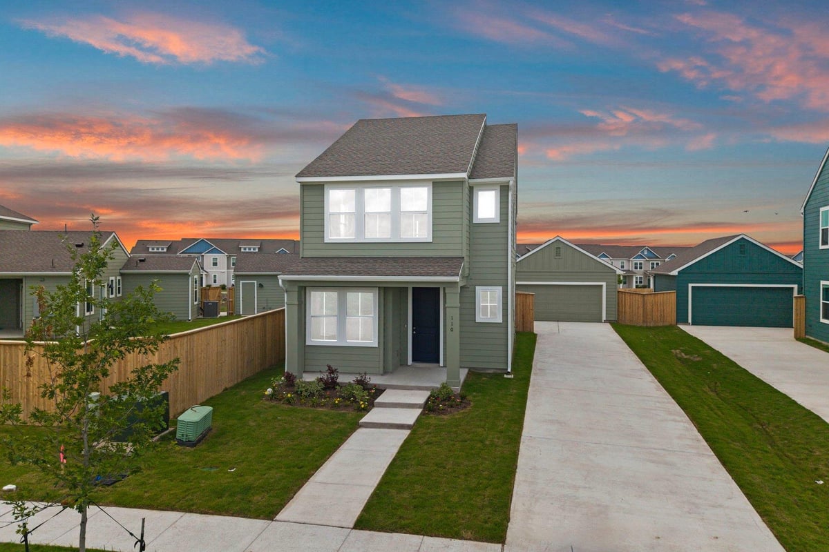 View 110 Wesley Miller LN in Castlewood 110 Wesley Miller LN - front exterior - Luxury home in Castlewood, Taylor, TX